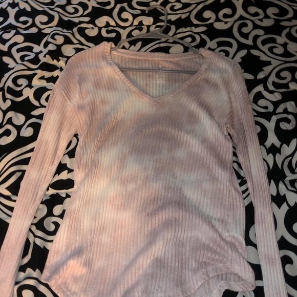 Tops - Picture 5 of 16